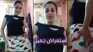 عروض رائعة مع ابتسامة ساحرة في غرفة النوم - سكس