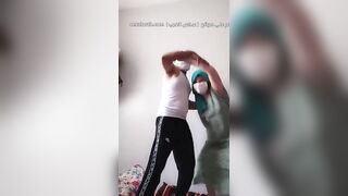 منافسة قوية في المصارعة الحرة مع ميلف عربية | زنجة سكس